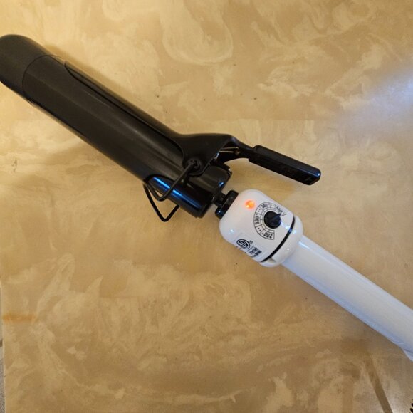 Hot Tools Pro Artist Nano Ceramic Curling Iron 1.5" - Picture 3 of 4